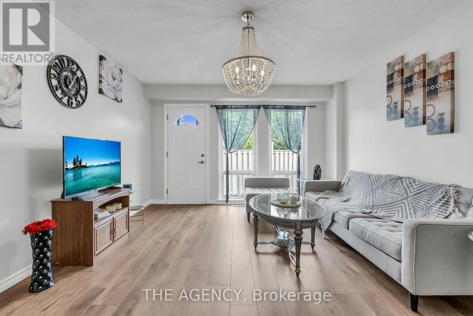 35 - 1333 MARY STREET N