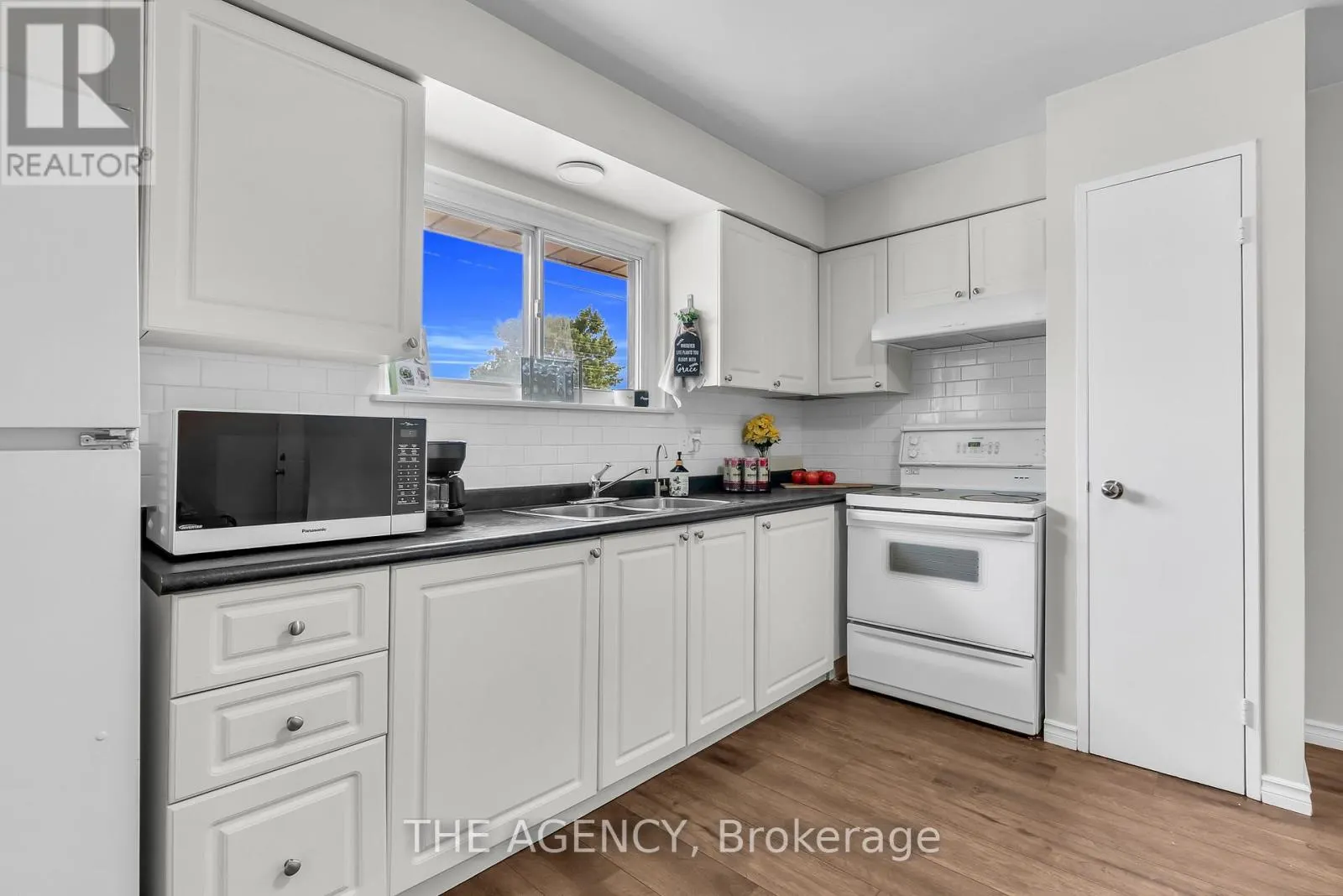 35 - 1333 MARY STREET N