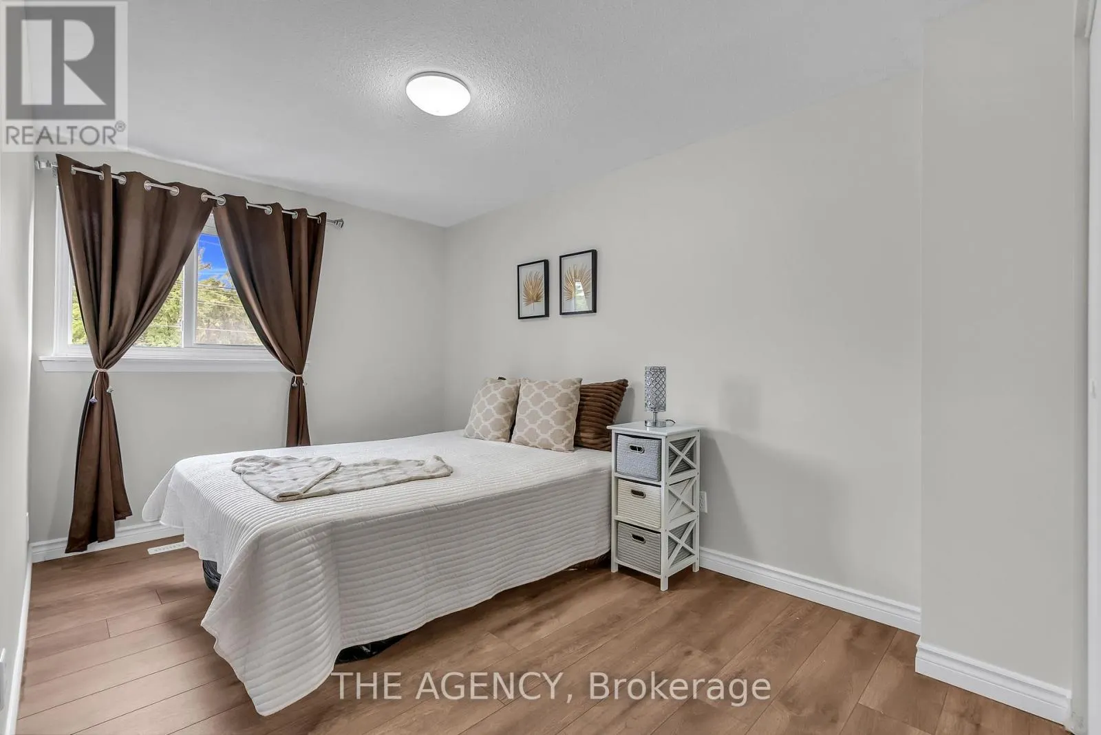 35 - 1333 MARY STREET N