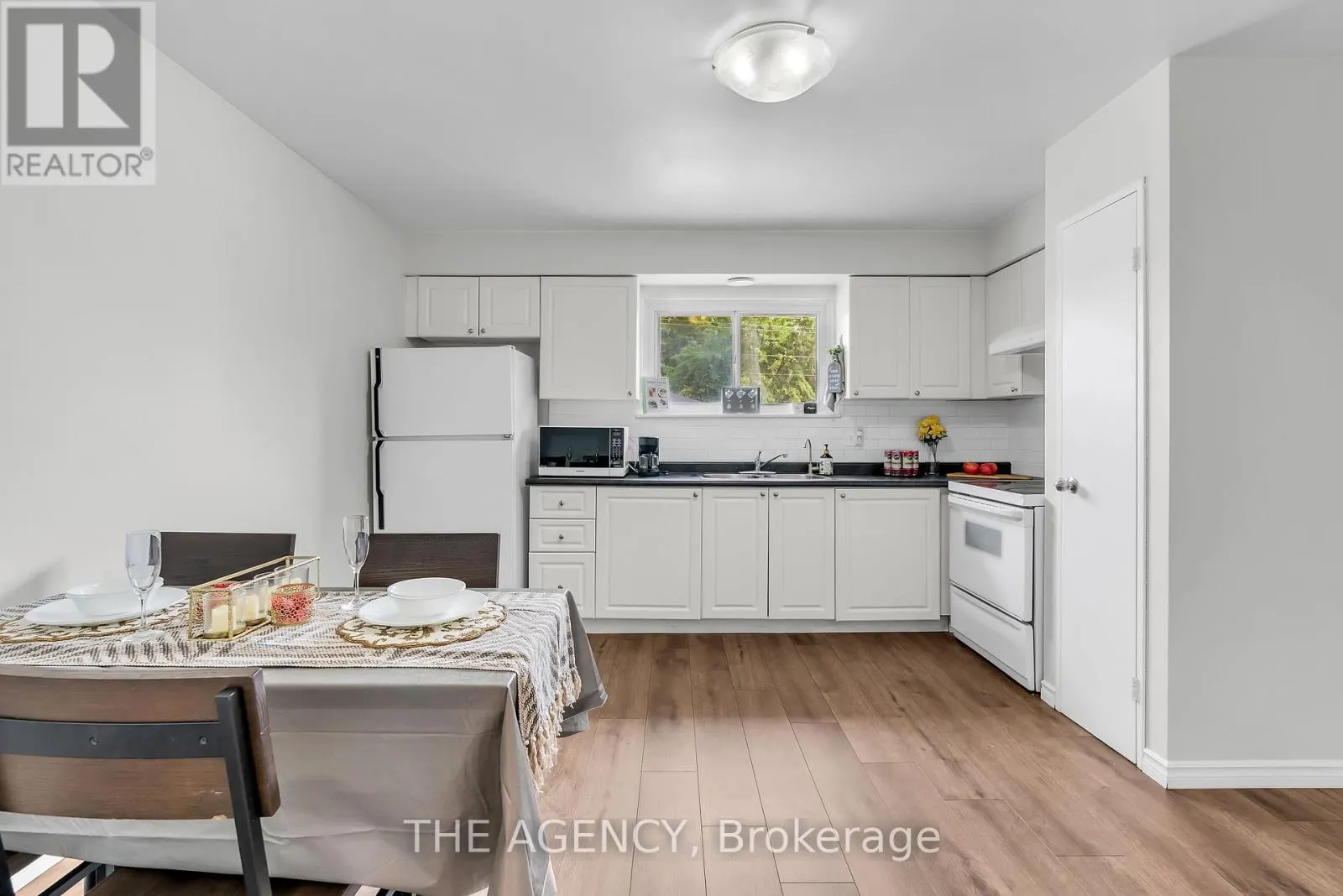 35 - 1333 MARY STREET N