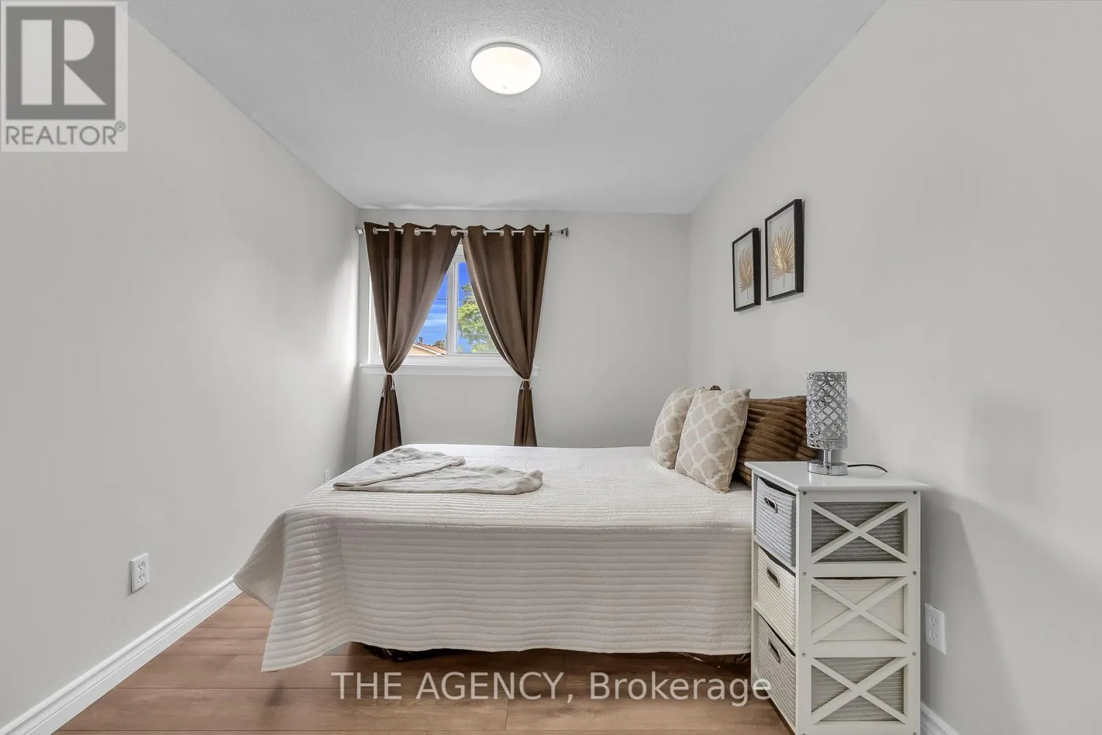 35 - 1333 MARY STREET N