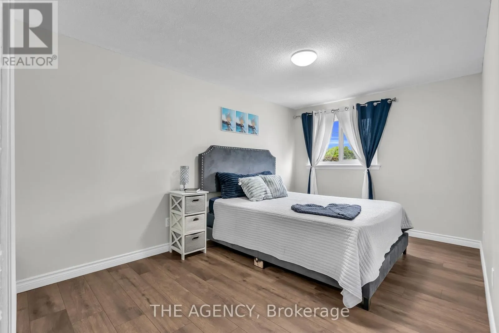 35 - 1333 MARY STREET N