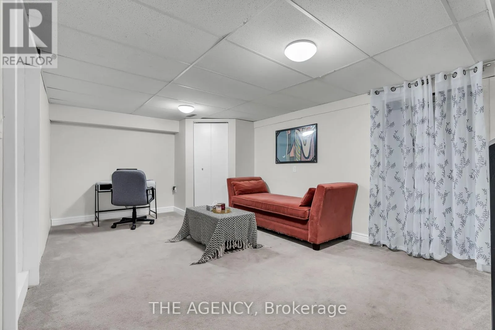 35 - 1333 MARY STREET N