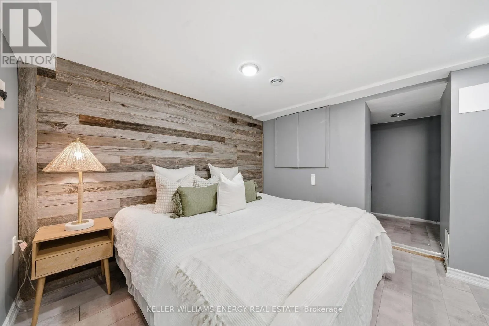 781 FERNHILL BOULEVARD