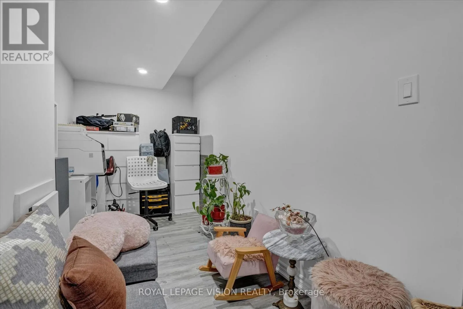 1330 ALDERGROVE DRIVE