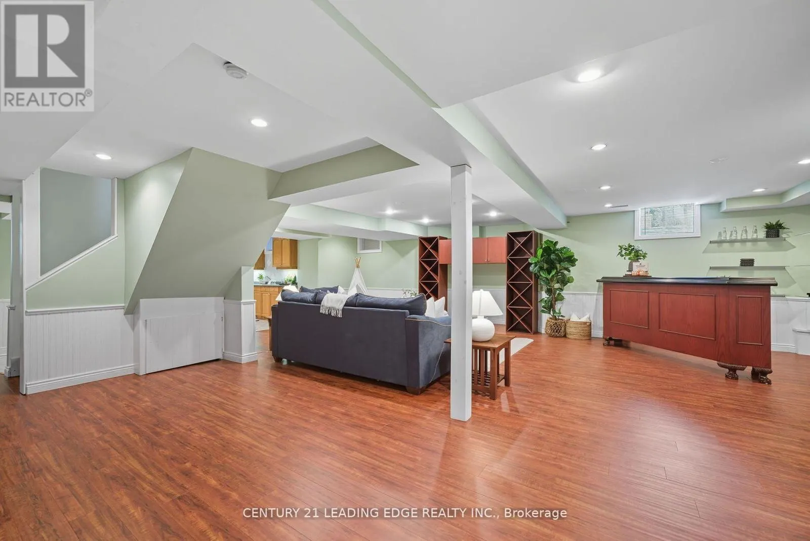 2308 ABBOTT CRESCENT