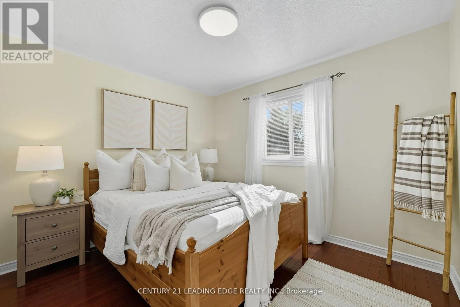 2308 ABBOTT CRESCENT