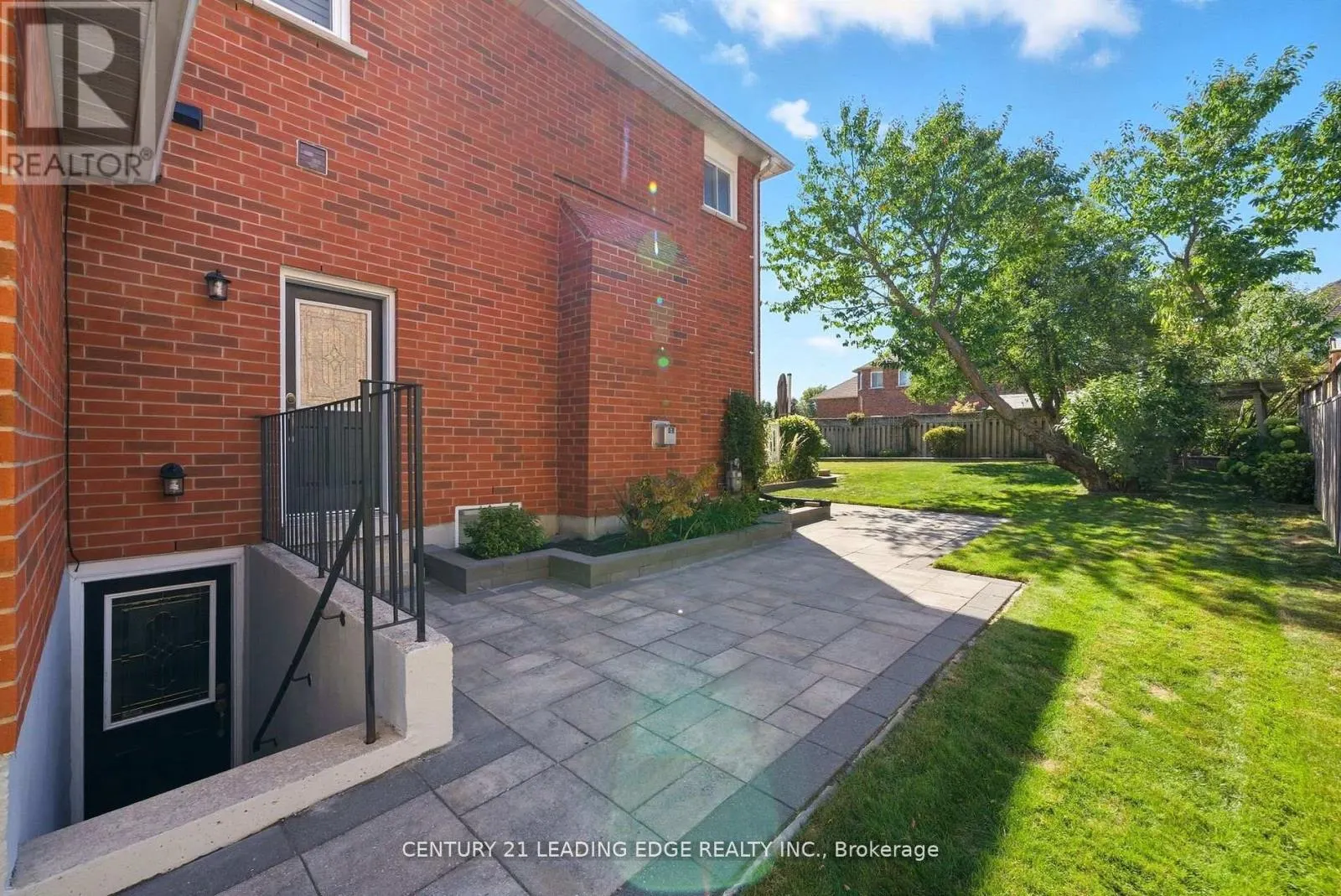 2308 ABBOTT CRESCENT