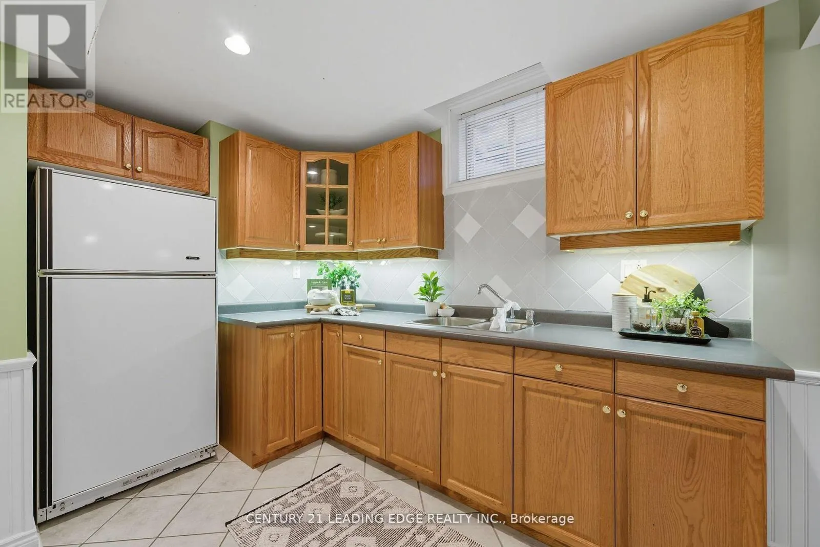 2308 ABBOTT CRESCENT