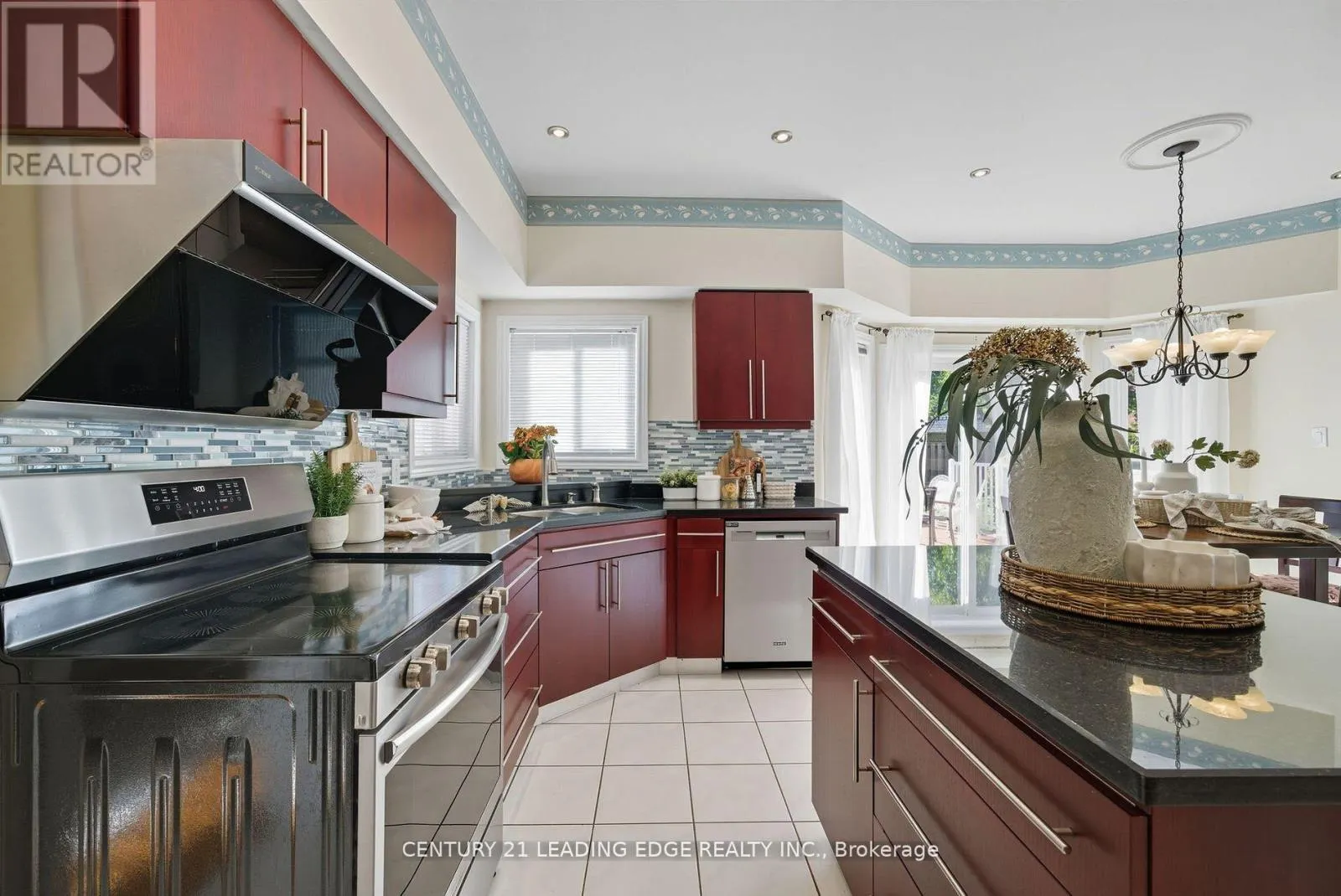 2308 ABBOTT CRESCENT