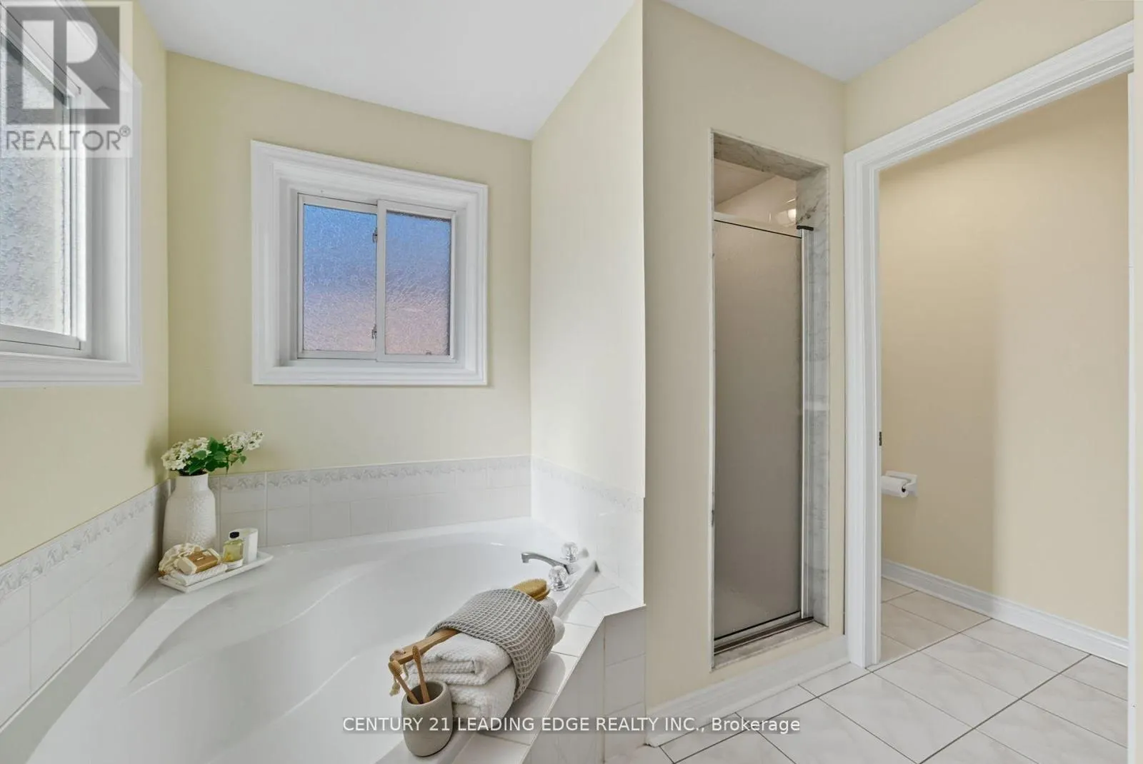 2308 ABBOTT CRESCENT