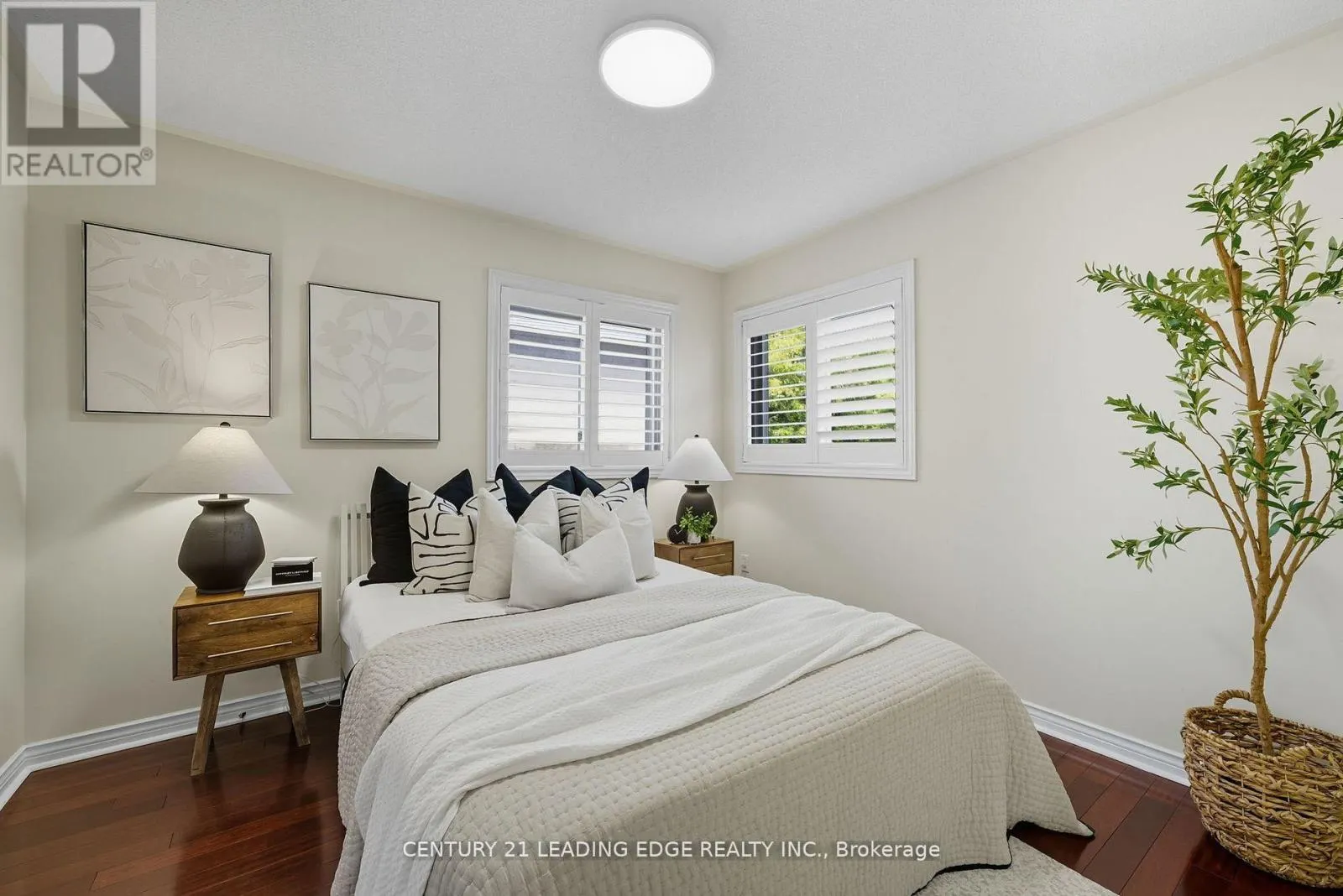 2308 ABBOTT CRESCENT