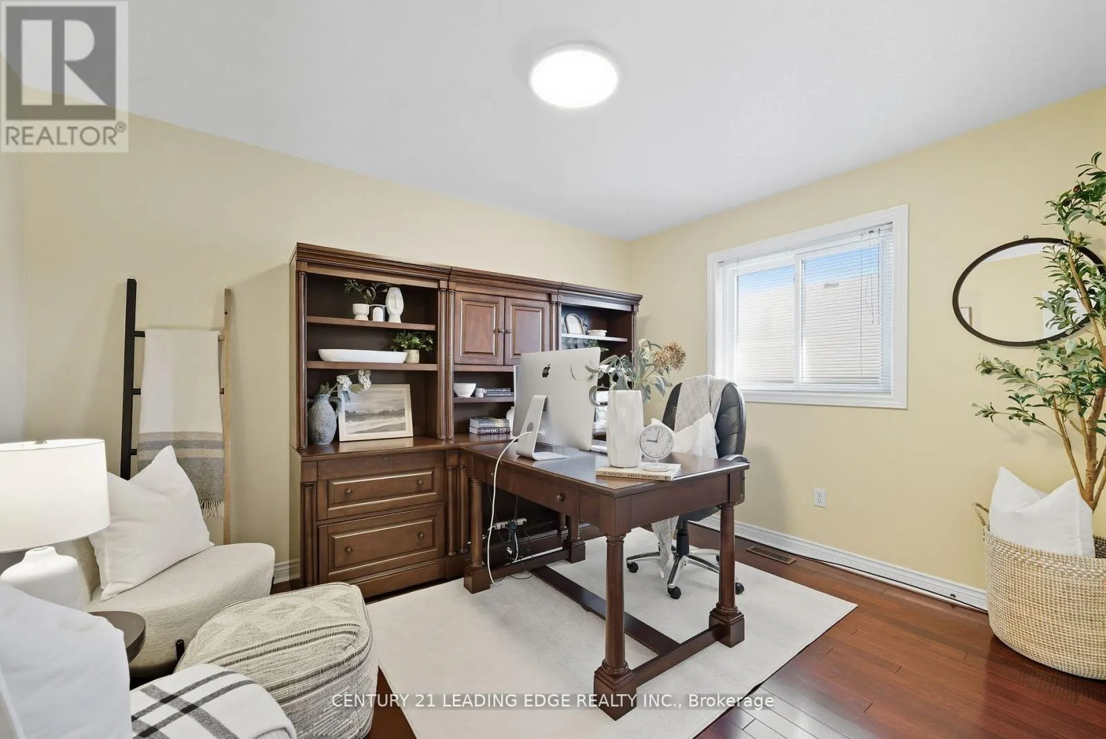 2308 ABBOTT CRESCENT