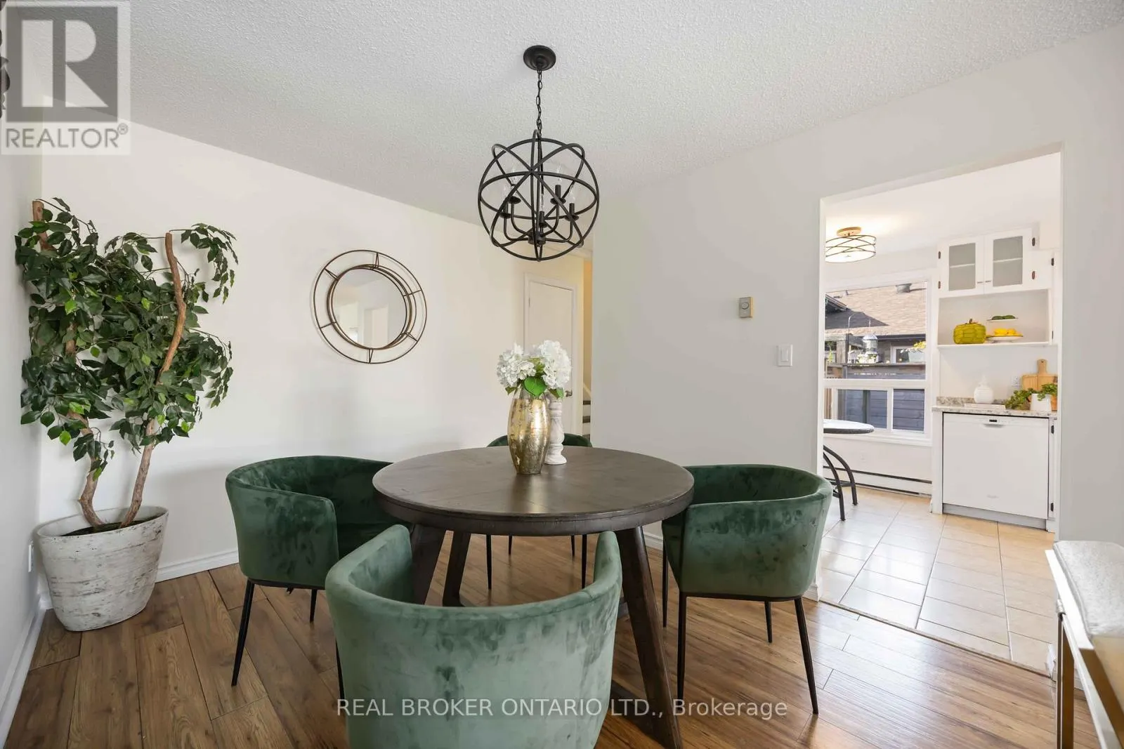 602 DORCHESTER DRIVE