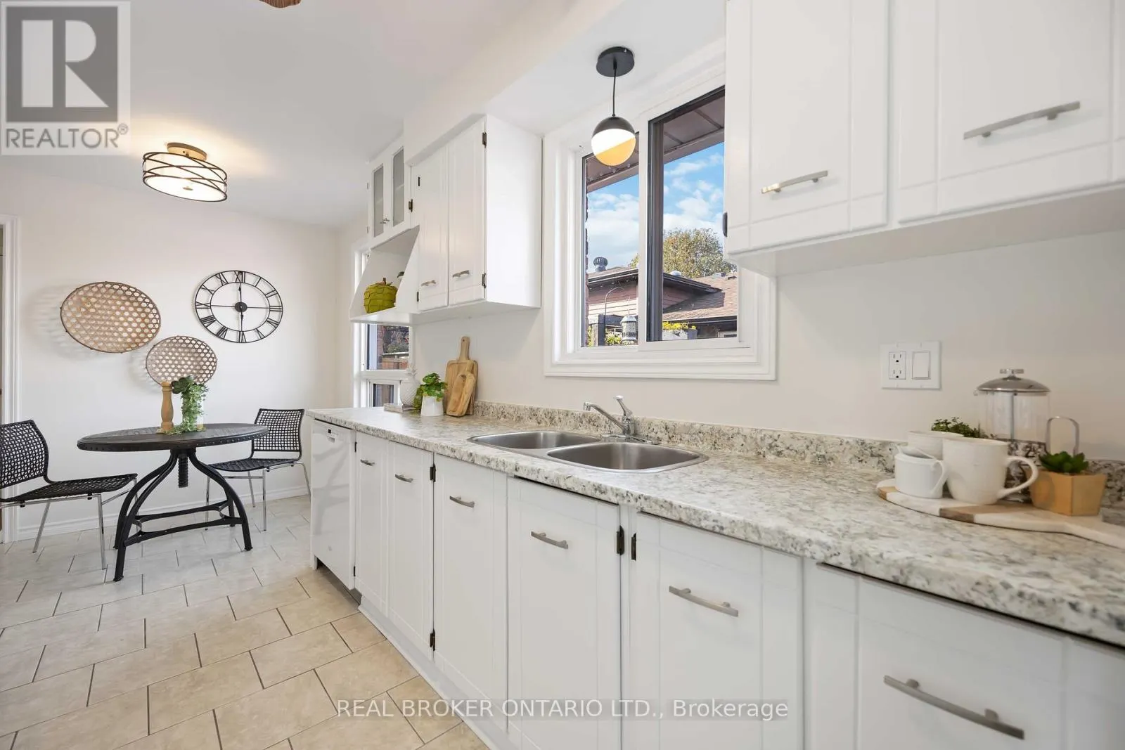 602 DORCHESTER DRIVE