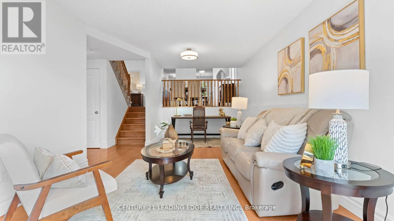 385 COMPTON CRESCENT