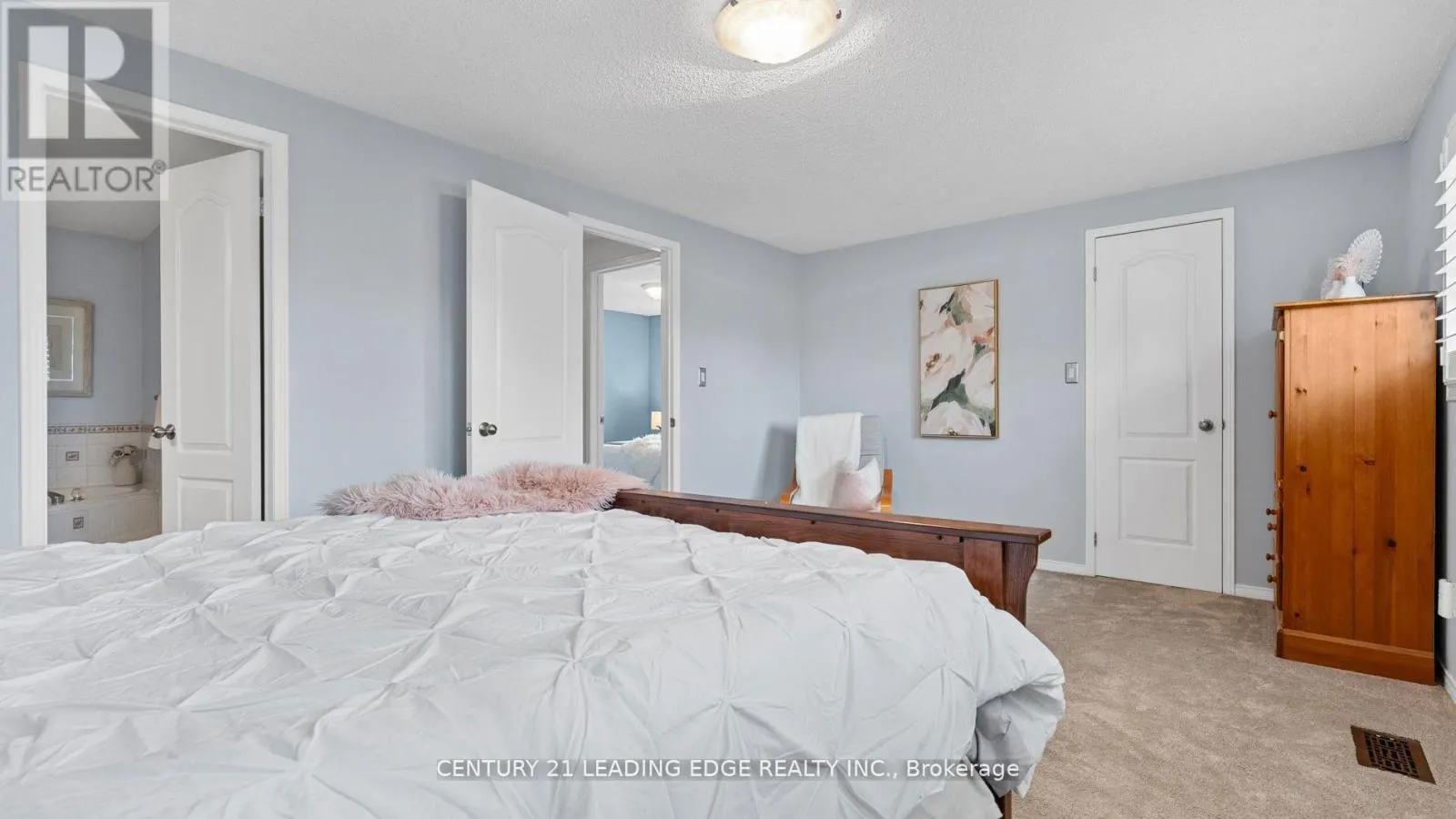 385 COMPTON CRESCENT