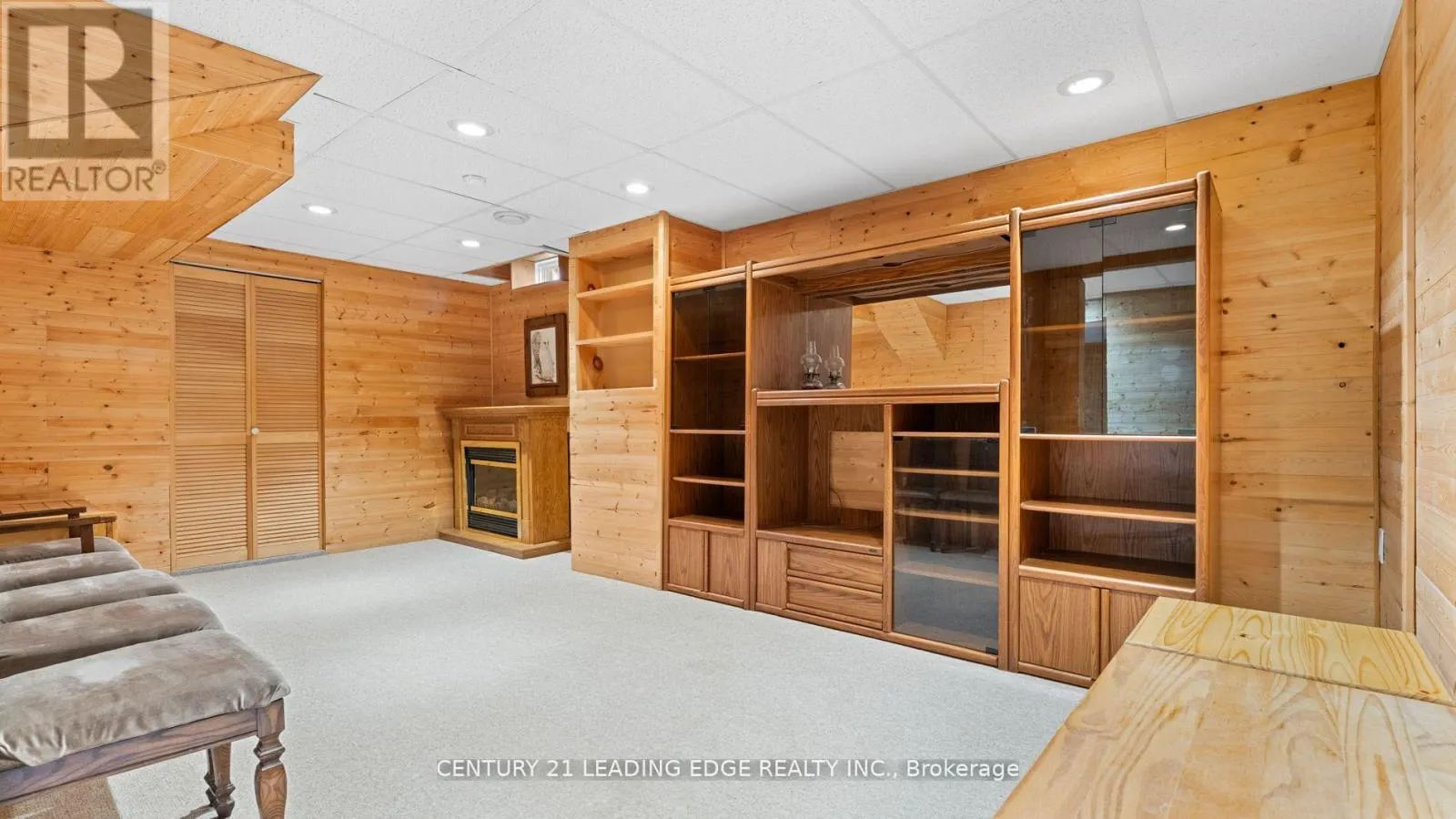 385 COMPTON CRESCENT