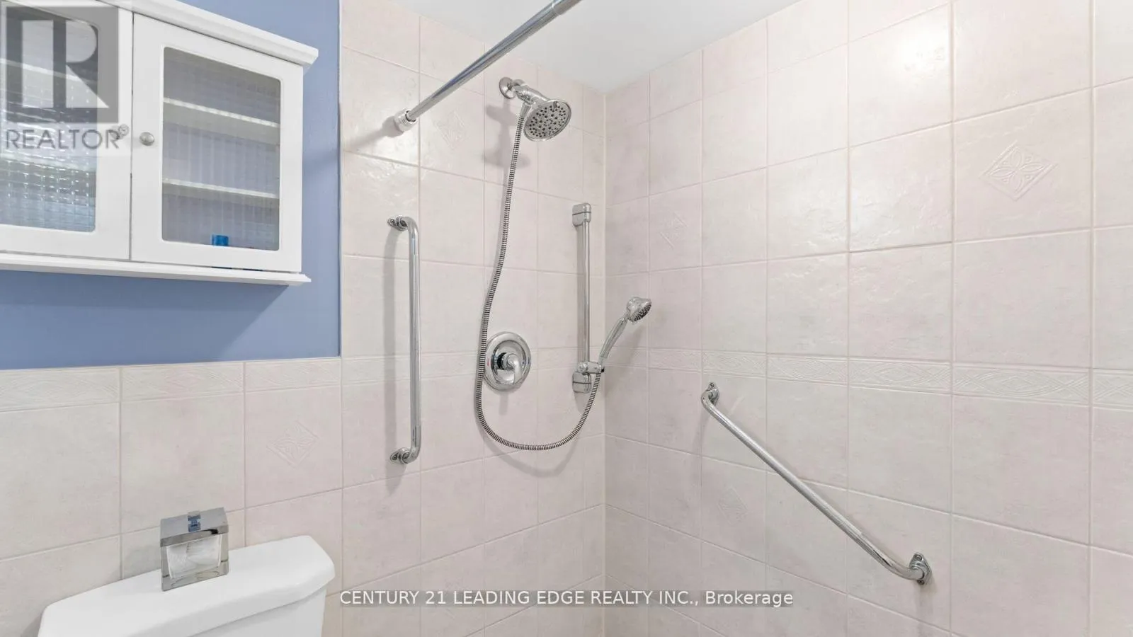 385 COMPTON CRESCENT