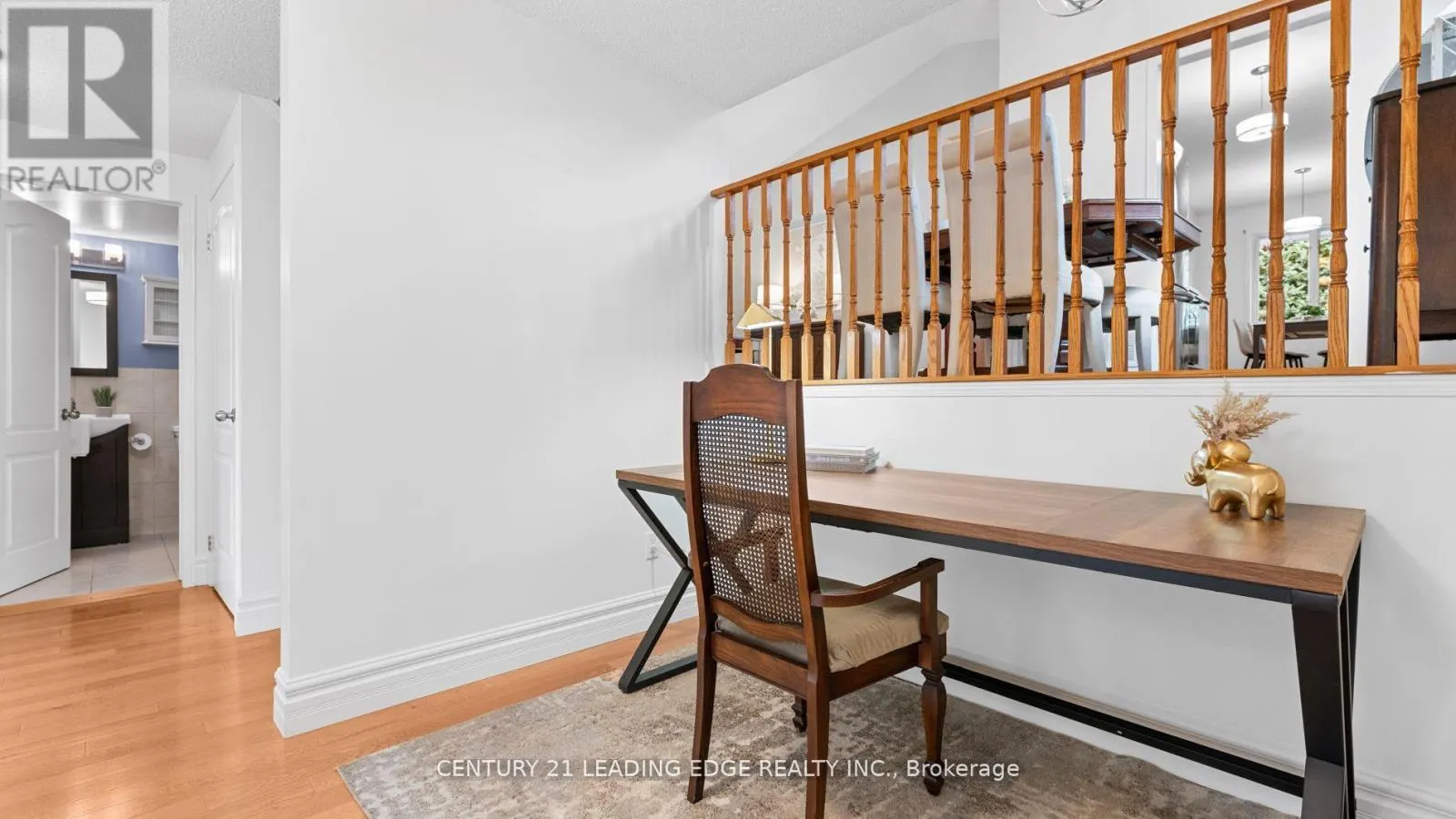 385 COMPTON CRESCENT