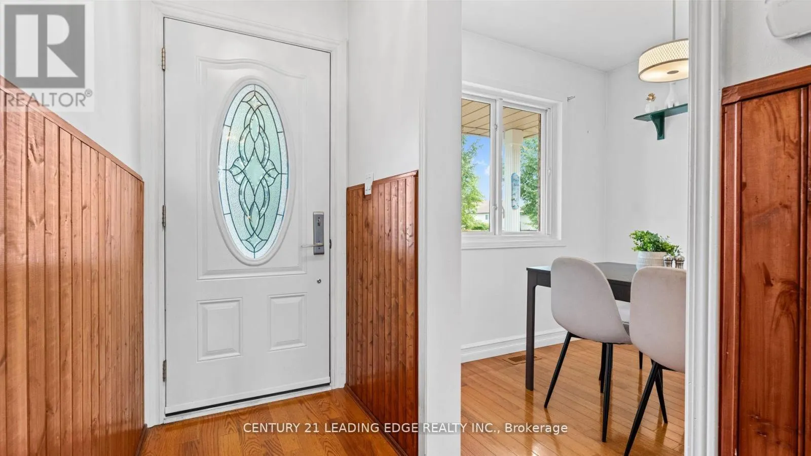 385 COMPTON CRESCENT