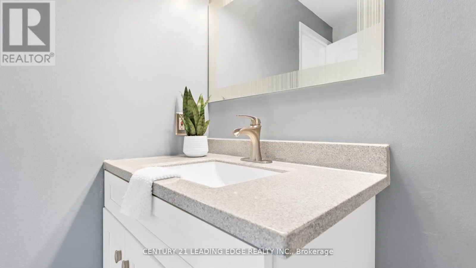 385 COMPTON CRESCENT