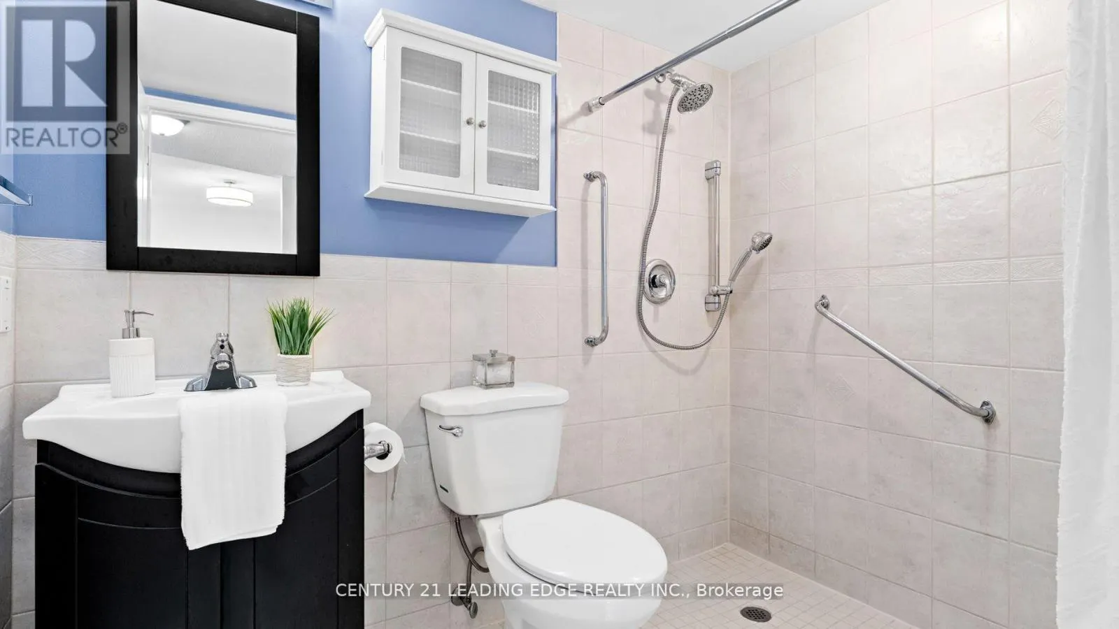 385 COMPTON CRESCENT