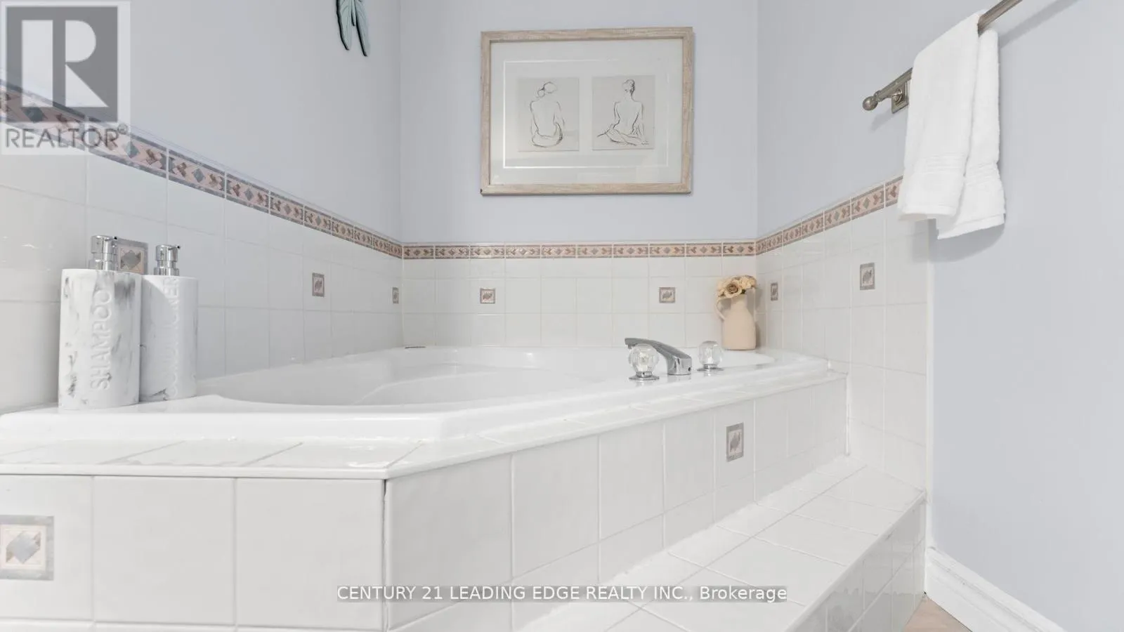 385 COMPTON CRESCENT