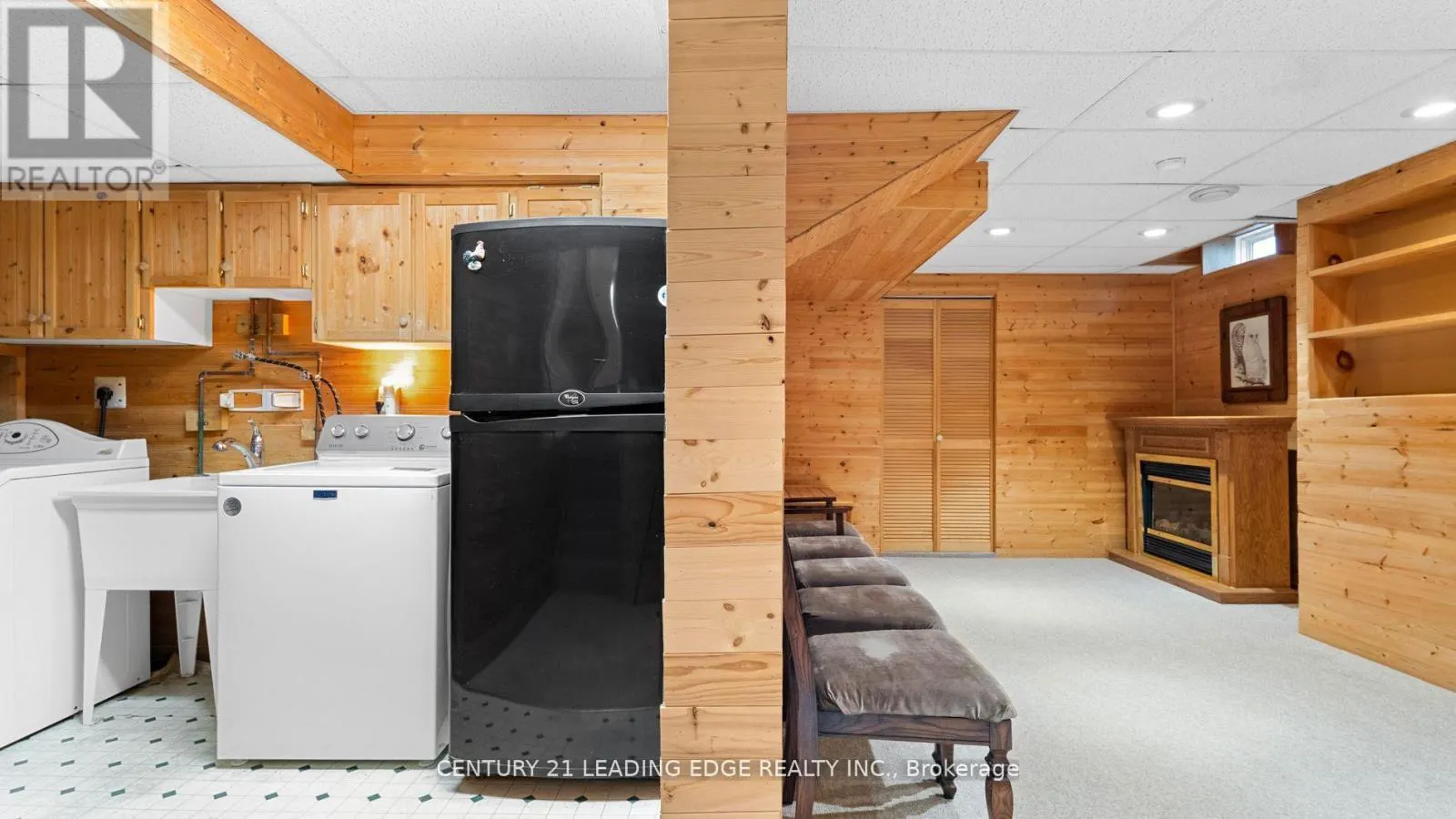 385 COMPTON CRESCENT