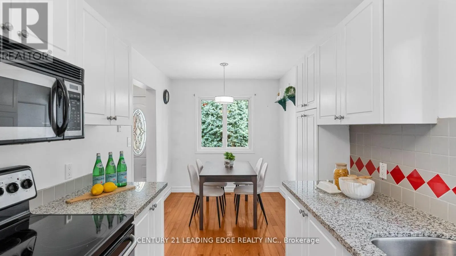 385 COMPTON CRESCENT