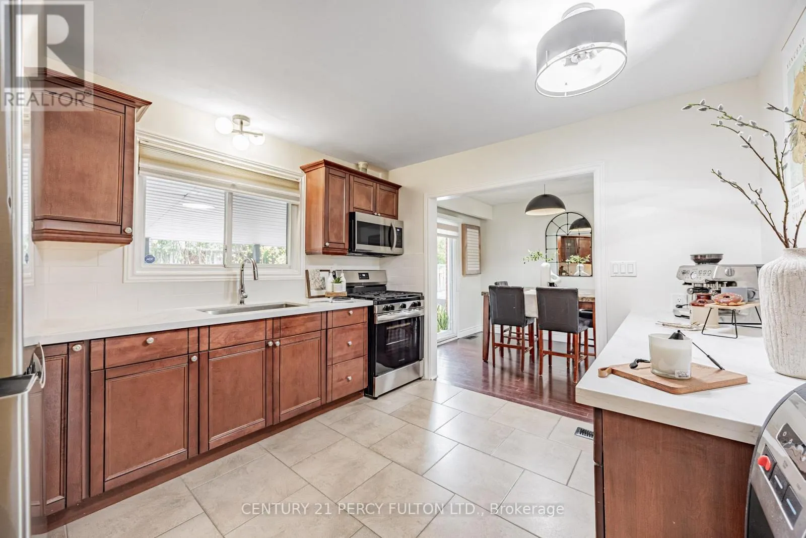 904 SOMERVILLE STREET