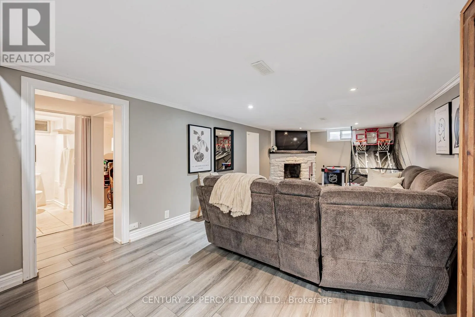 904 SOMERVILLE STREET