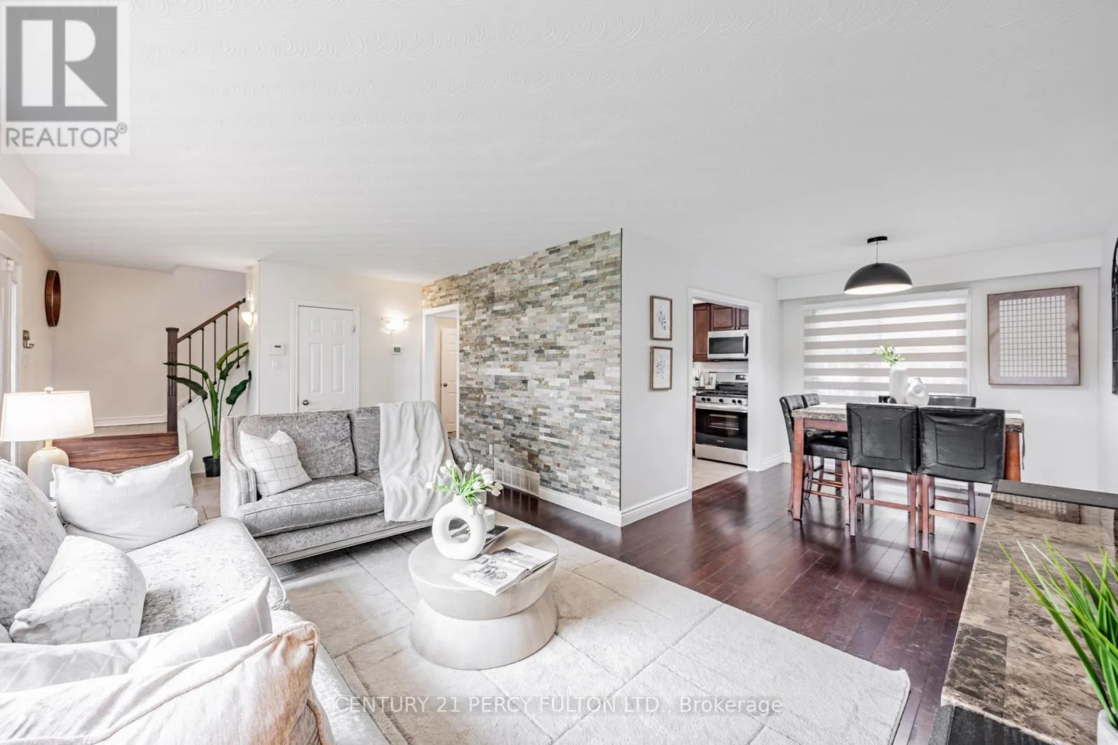 904 SOMERVILLE STREET