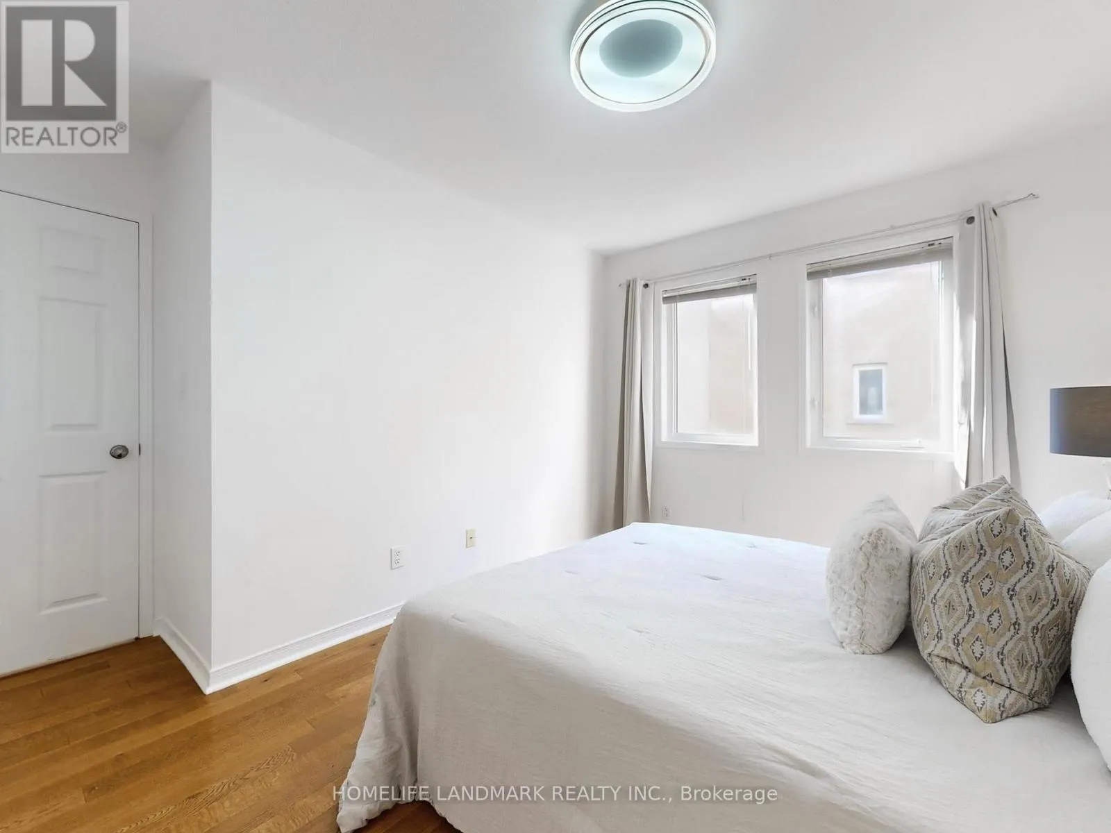 706 - 28 ROSEBANK DRIVE