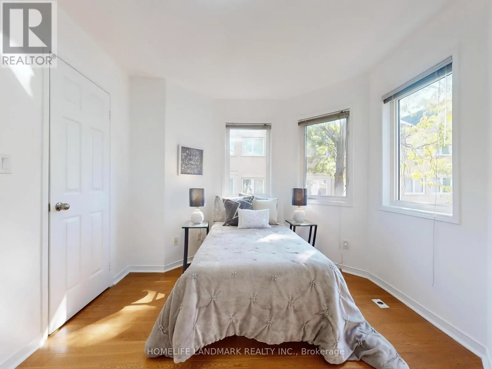 706 - 28 ROSEBANK DRIVE