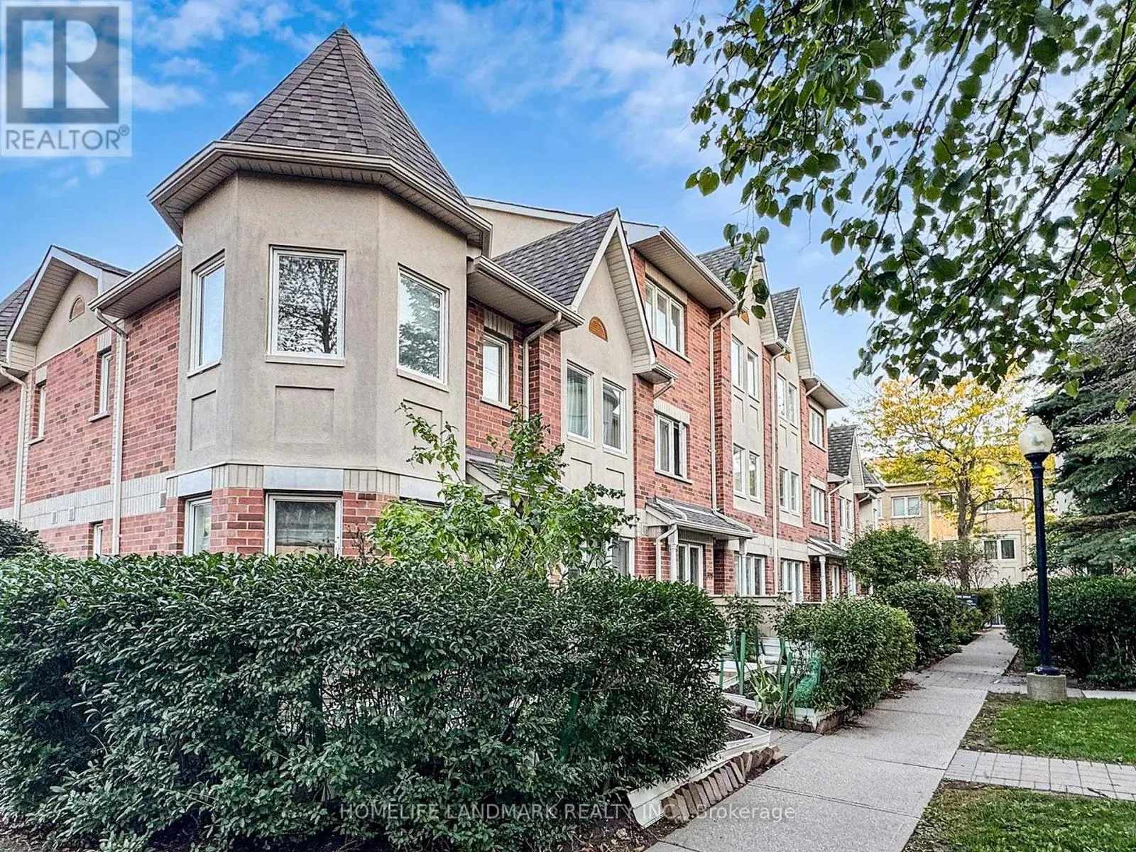 706 - 28 ROSEBANK DRIVE