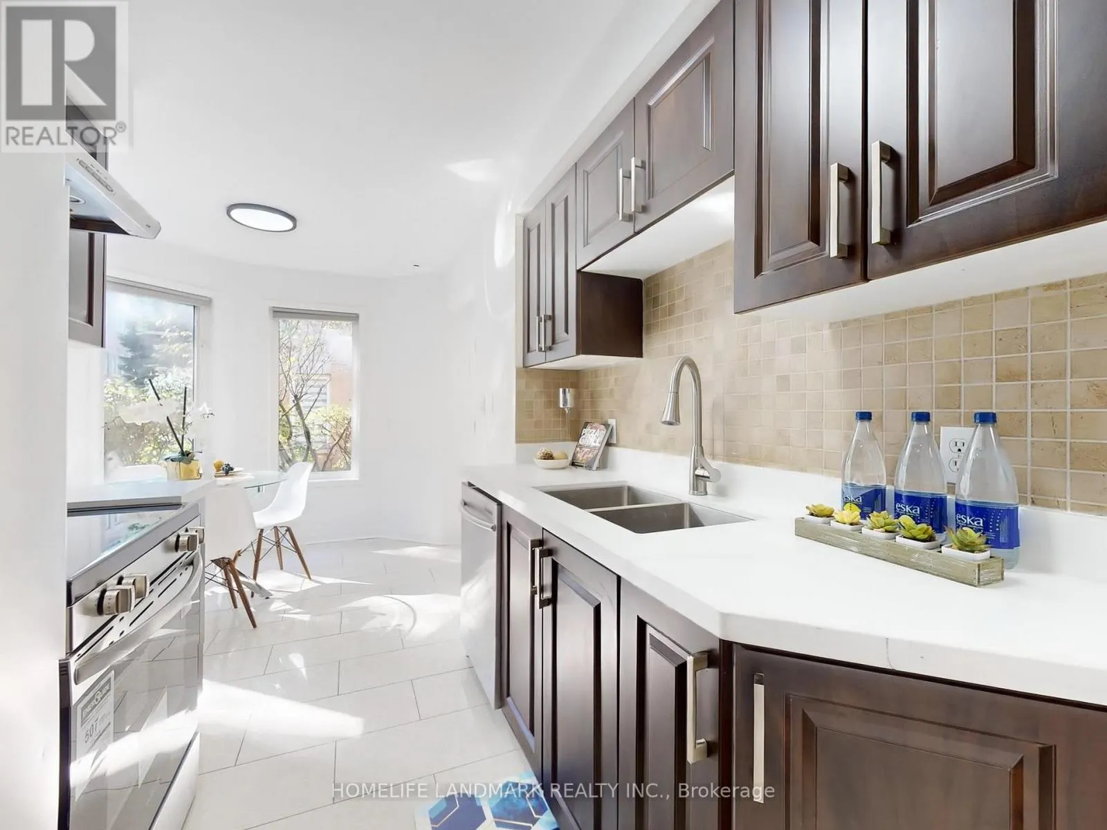 706 - 28 ROSEBANK DRIVE