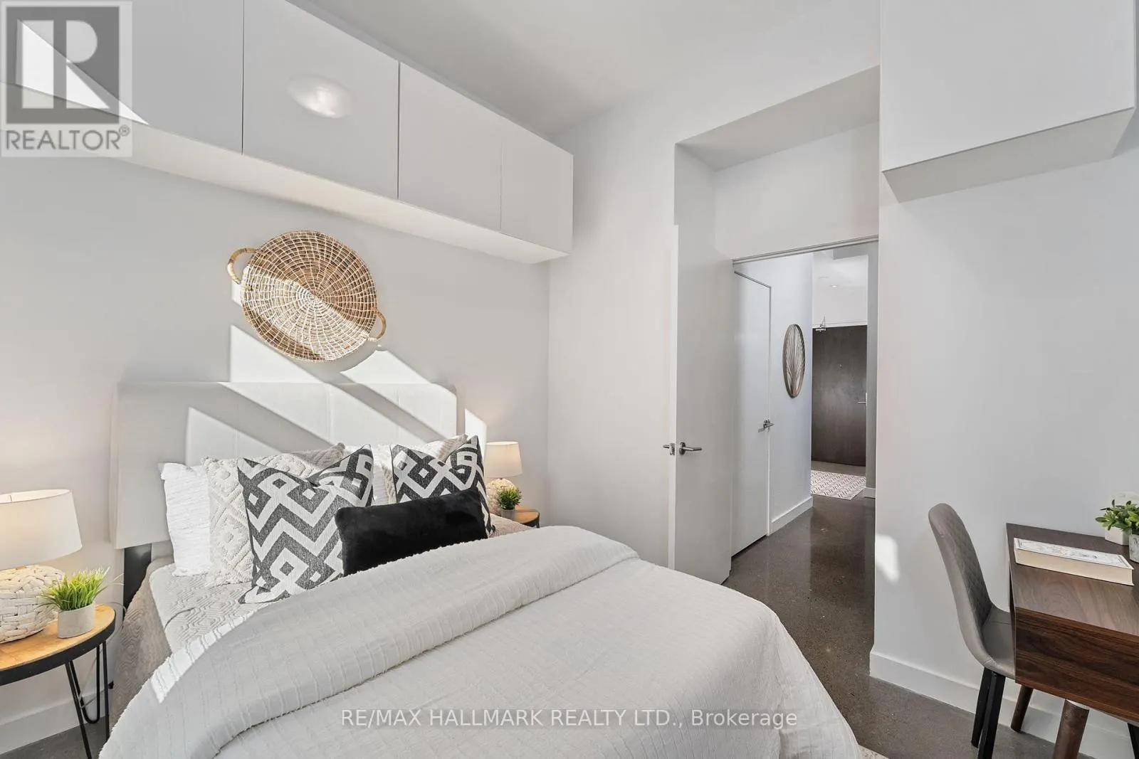 503 - 625 QUEEN STREET E