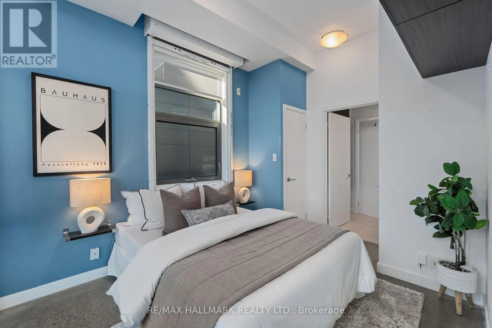 503 - 625 QUEEN STREET E