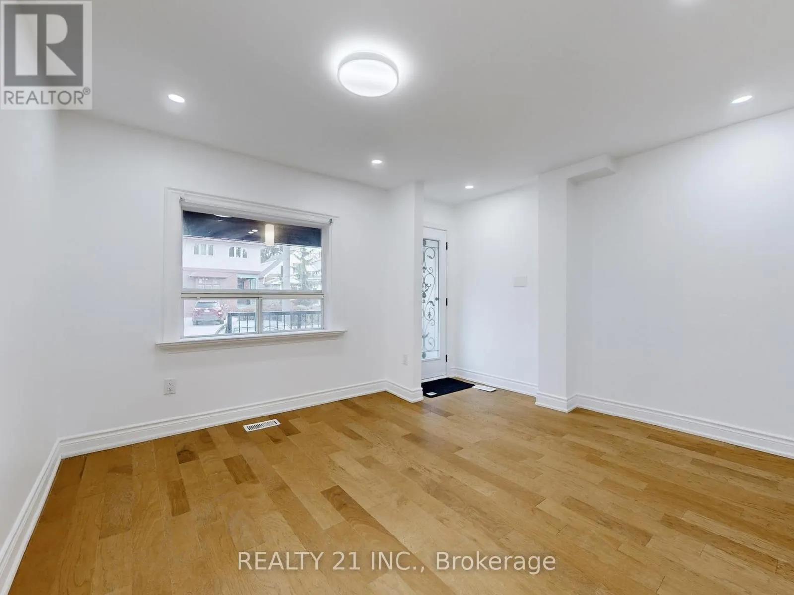 92 KING EDWARD AVE AVENUE