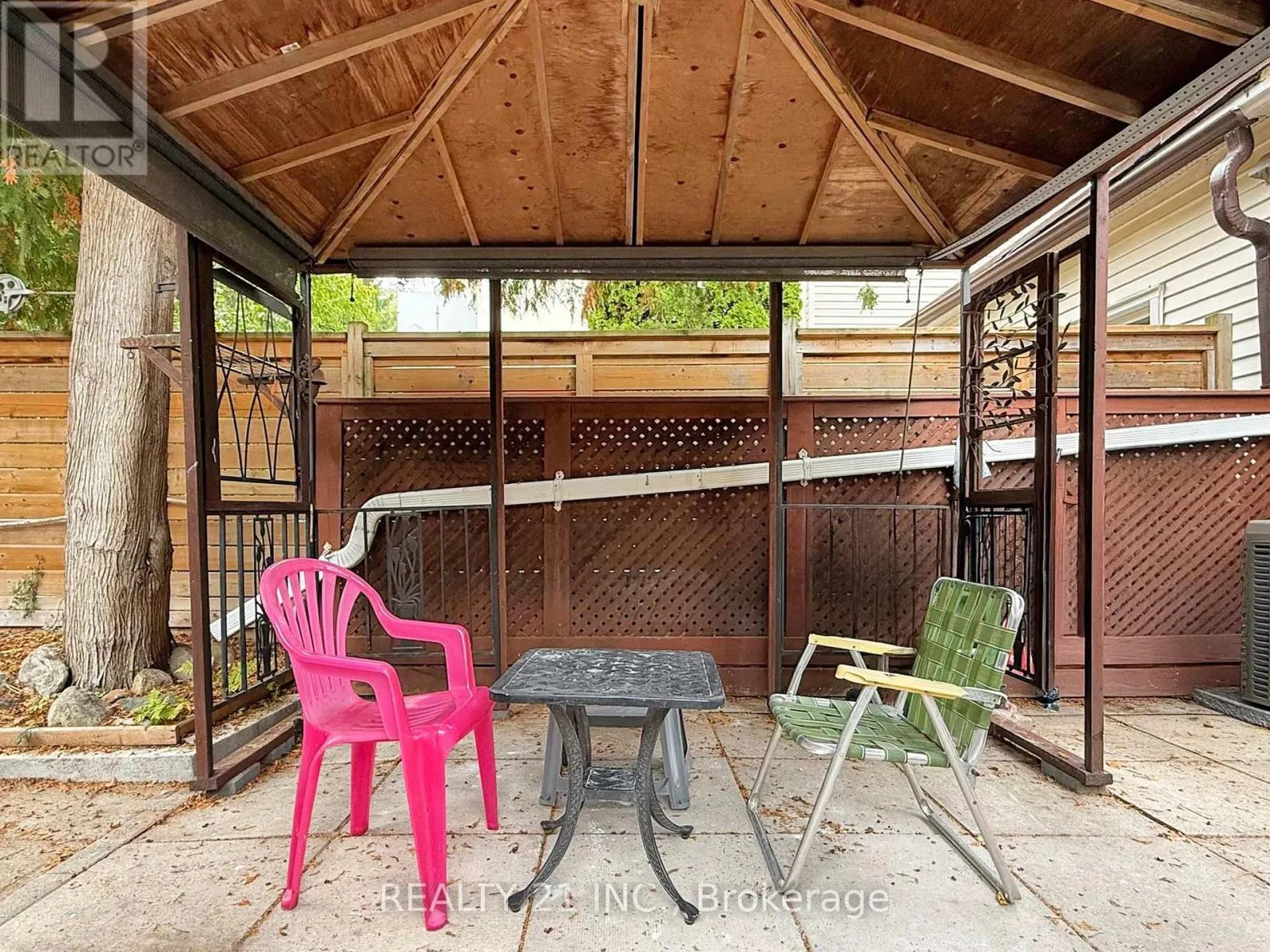 92 KING EDWARD AVE AVENUE