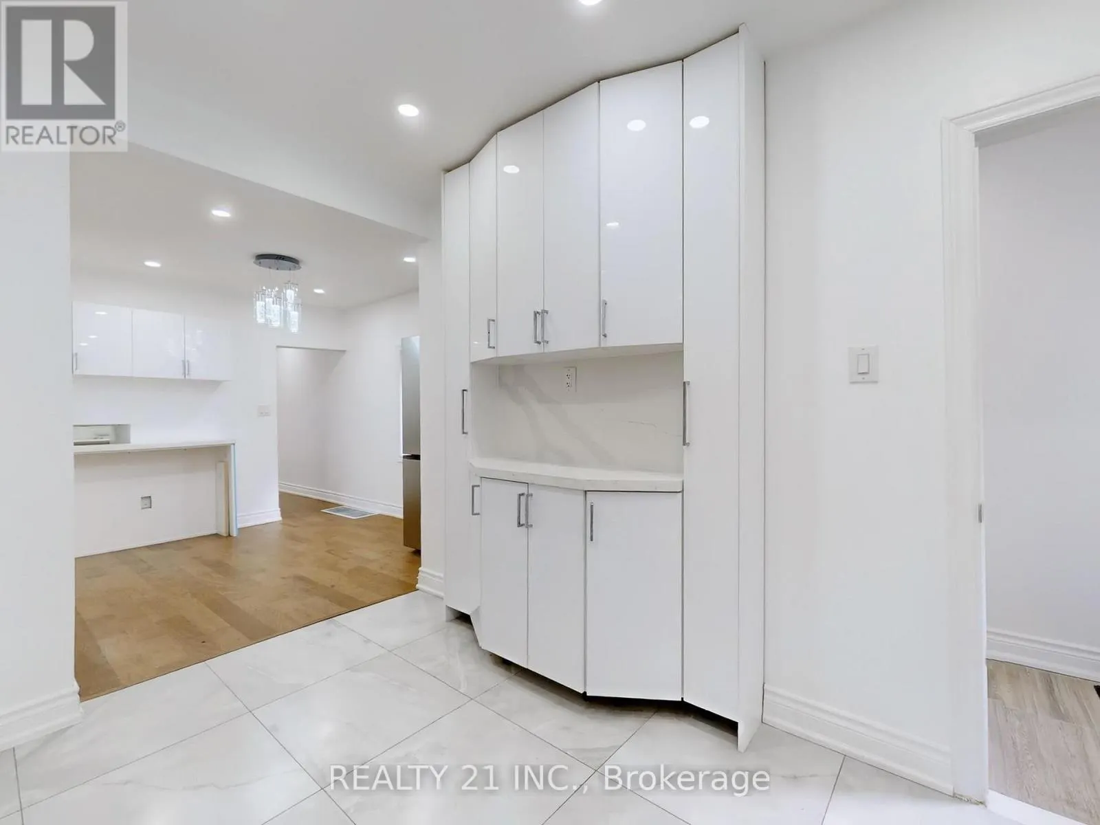 92 KING EDWARD AVE AVENUE