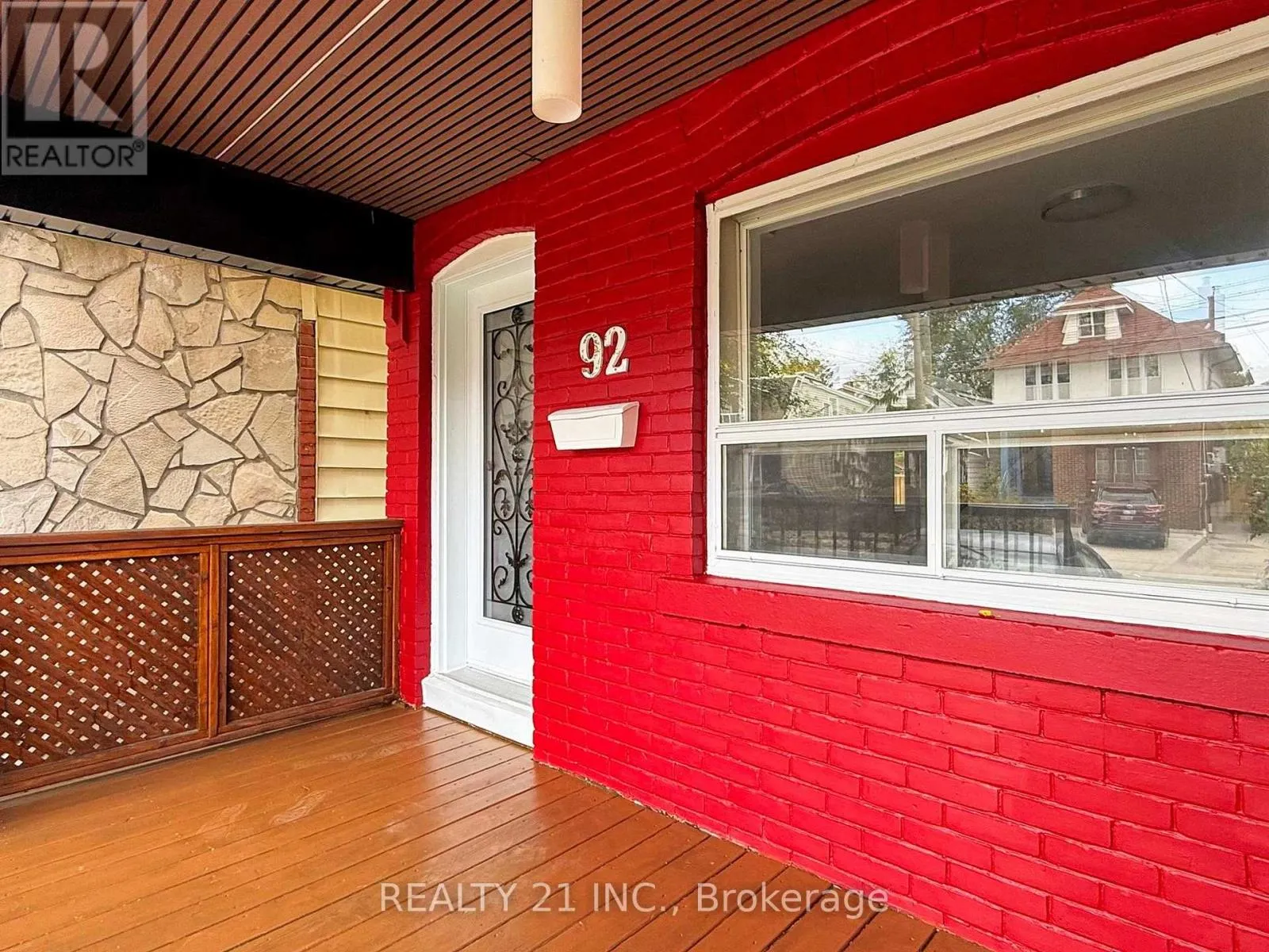 92 KING EDWARD AVE AVENUE