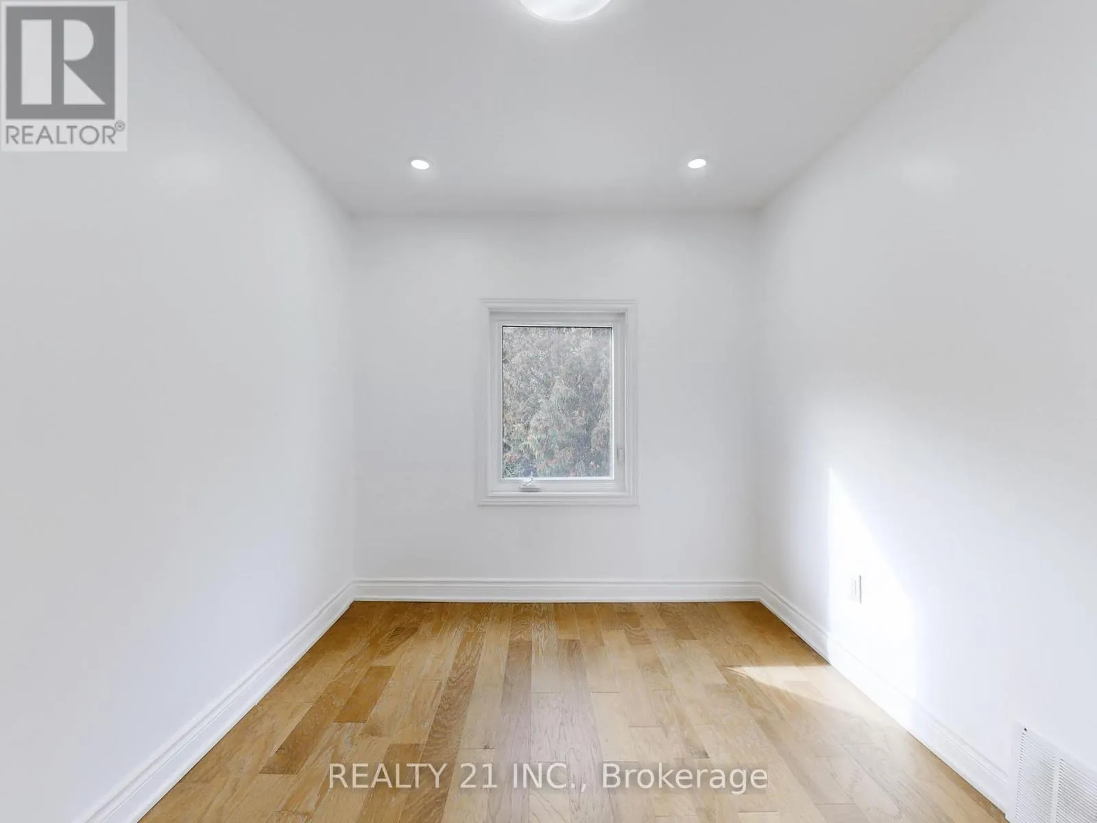 92 KING EDWARD AVE AVENUE