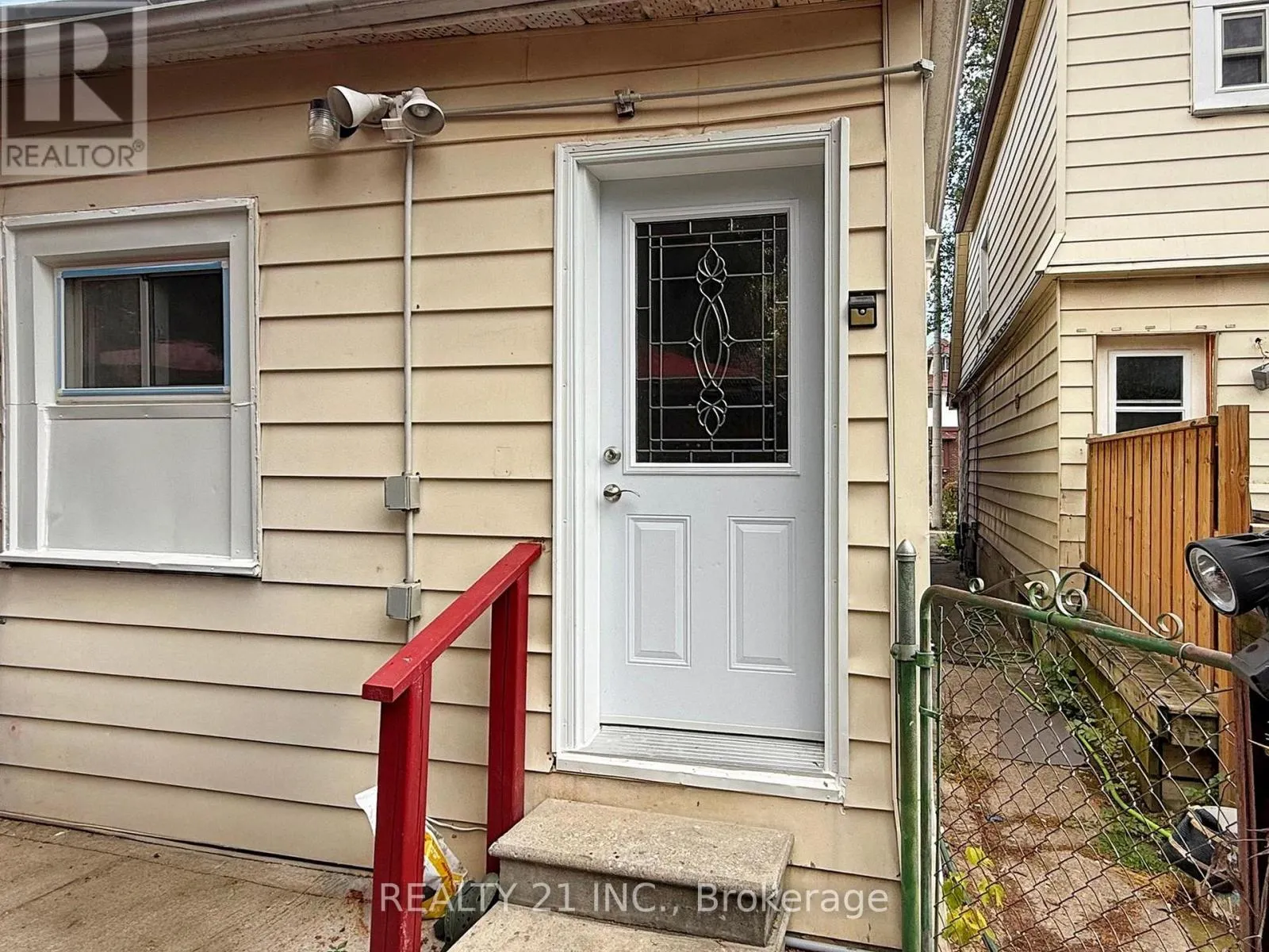 92 KING EDWARD AVE AVENUE