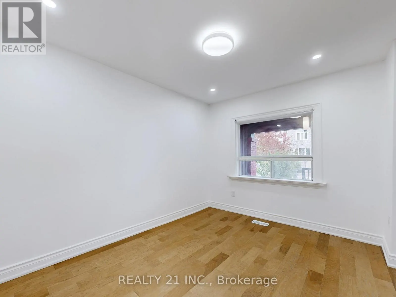 92 KING EDWARD AVE AVENUE