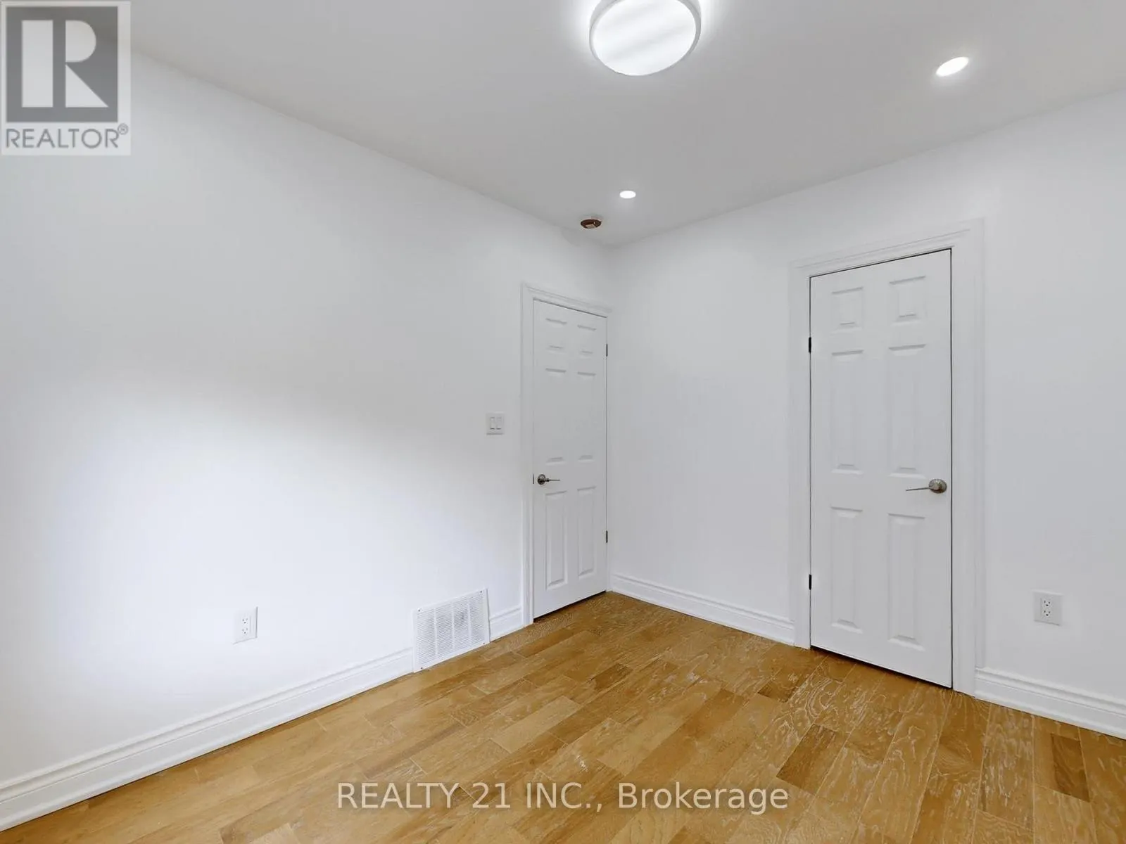 92 KING EDWARD AVE AVENUE