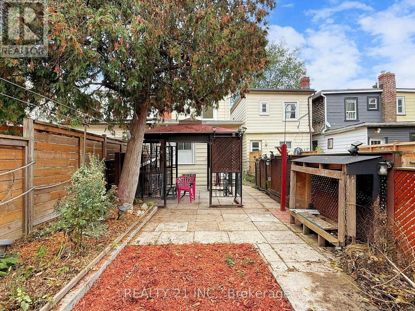 92 KING EDWARD AVE AVENUE