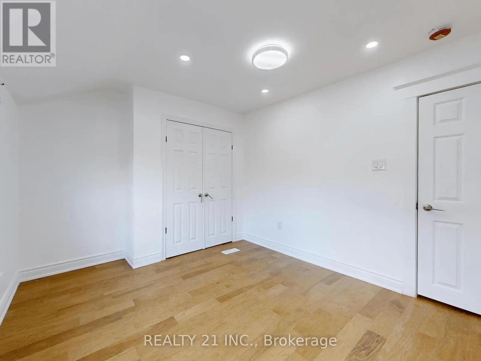 92 KING EDWARD AVE AVENUE