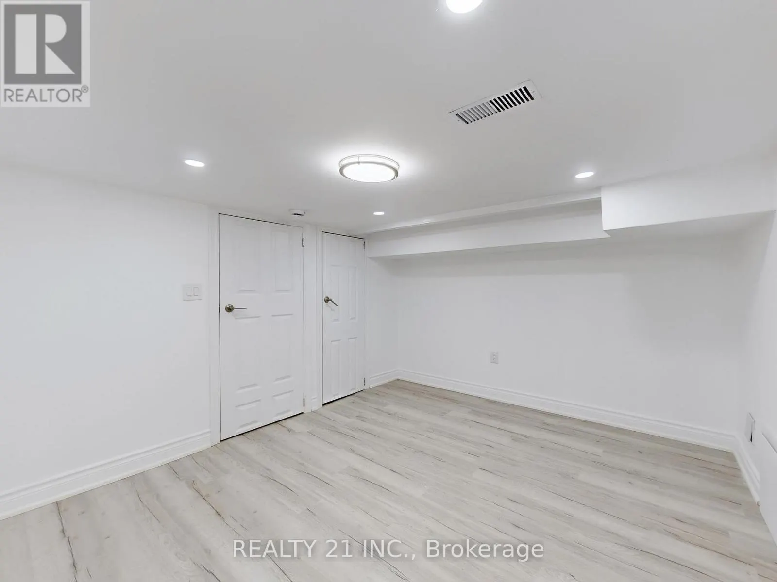 92 KING EDWARD AVE AVENUE